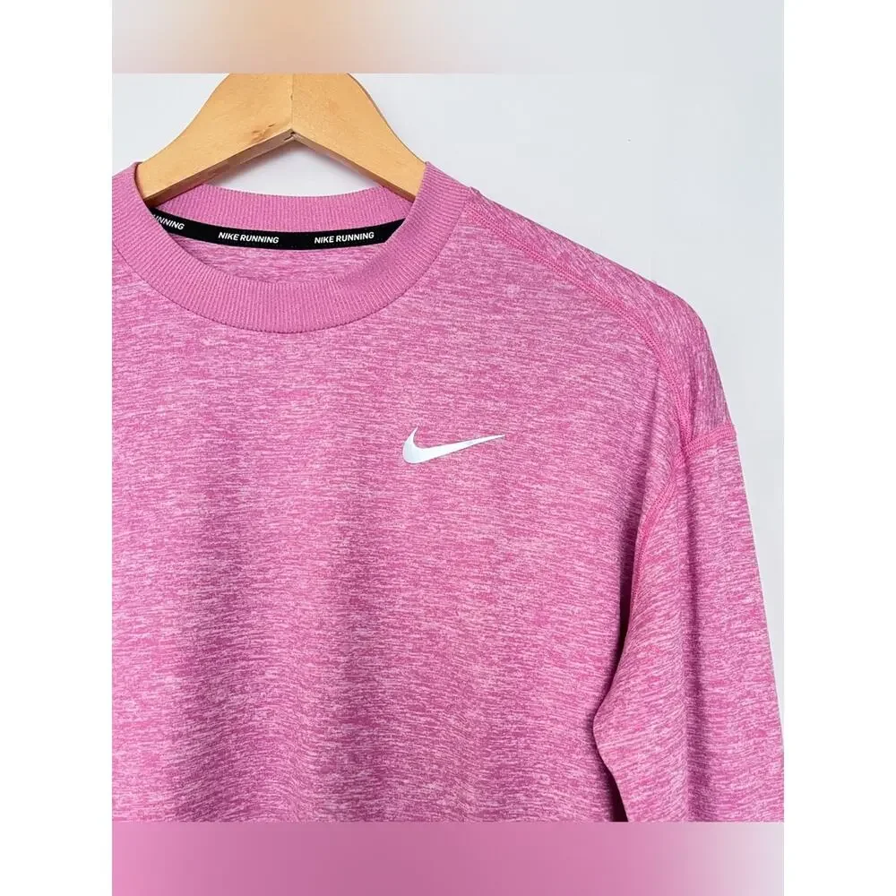 Nike Dri-Fit Running Top Long Sleeve Crewneck Shirt Thumbholes Size Medium Pink